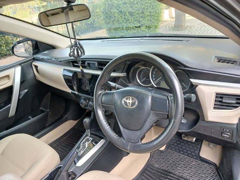 Toyota Corolla Altis 1.6  2015 18