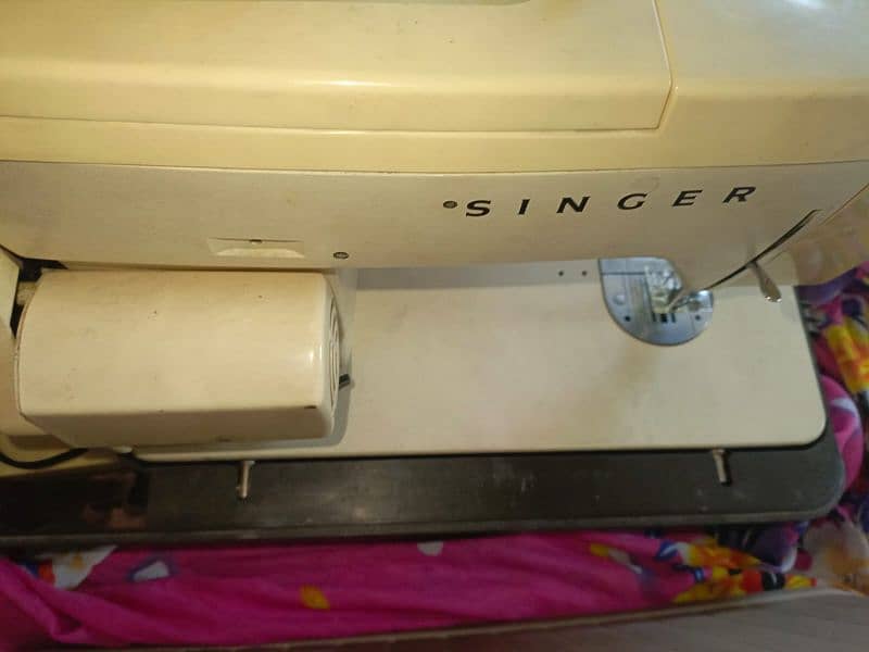 Original Singer Sewing, Knitting, Overlock Machine 3