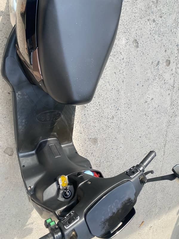 Evee genz scooty | model 2025 | TOTAL GENIUN 10