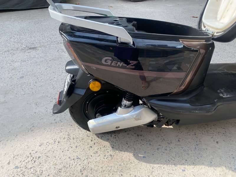 Evee genz scooty | model 2025 | TOTAL GENIUN 11