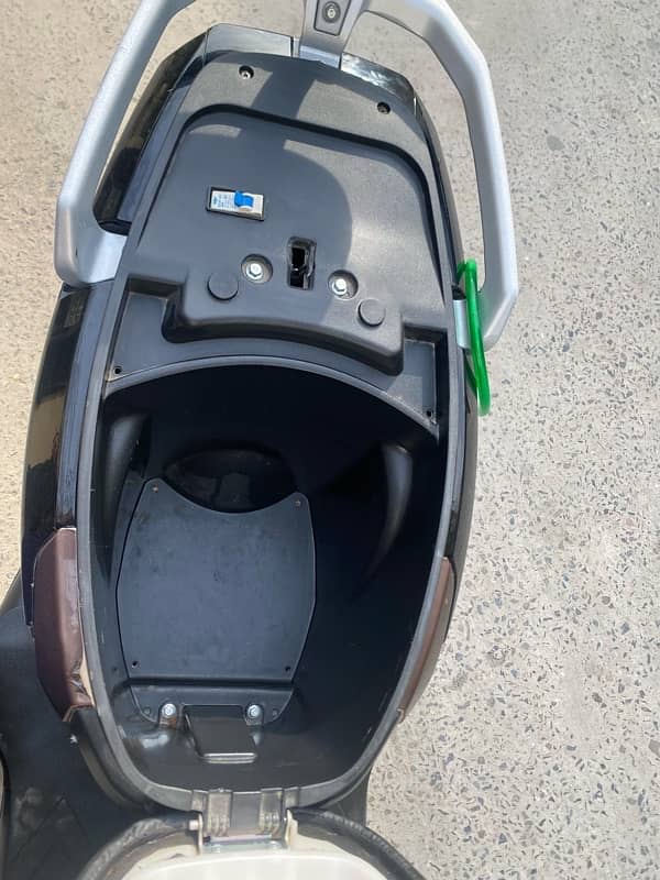 Evee genz scooty | model 2025 | TOTAL GENIUN 12
