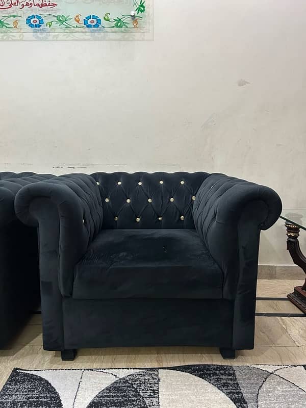 L shaped Black sofa - 8/7 seater 6