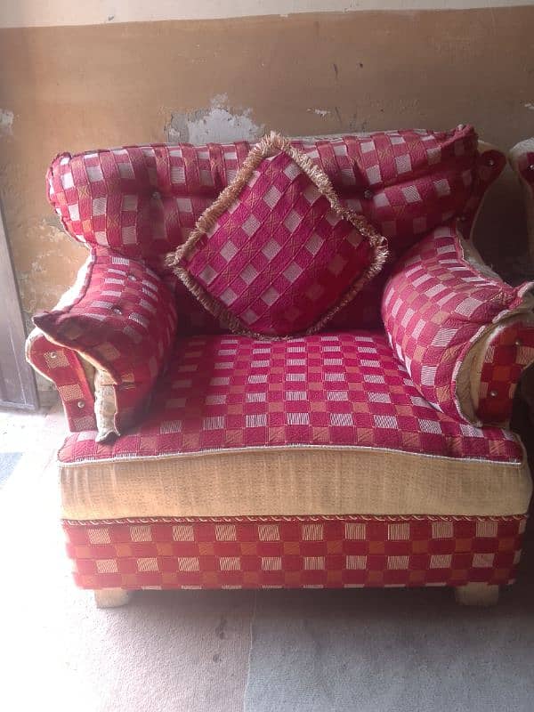 Best condition sofa for sale 3