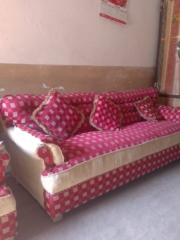 Best condition sofa for sale 5