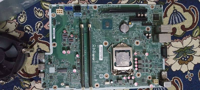 I am  selling PC in urgent 0