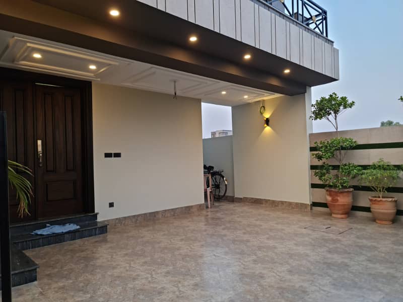 Brand New 10 Marla House For Sale in Bahria Town Lahore 2