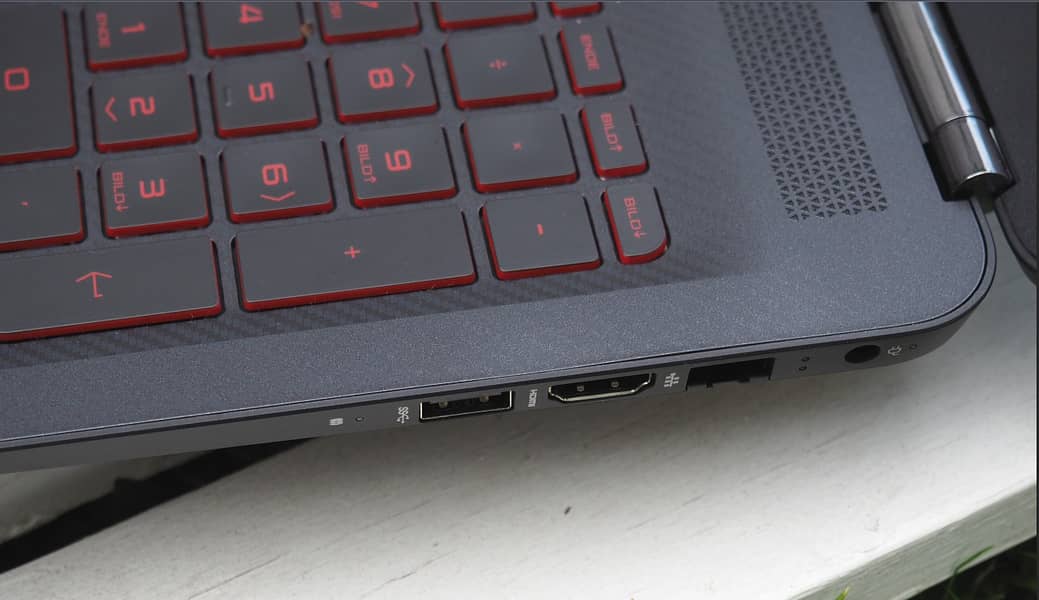 HP OMEN 15 7