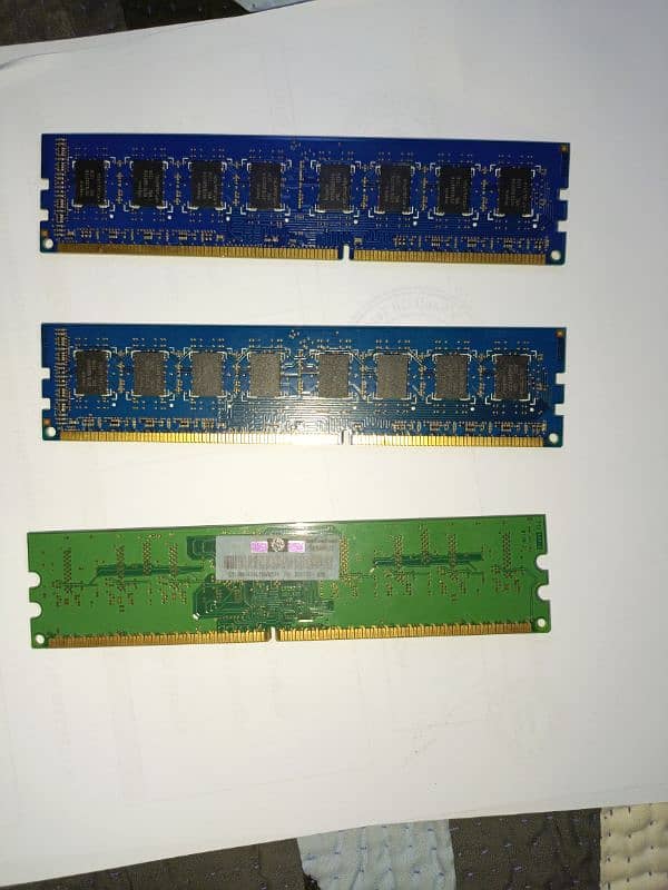 RAM 2GB PC3-10600 DDR3-1333MHz 1