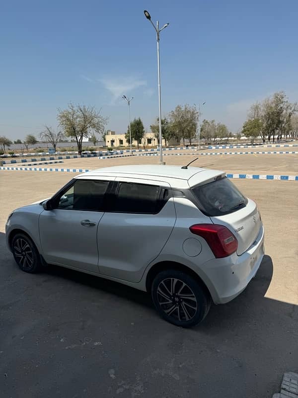 Suzuki Swift 2022 GLX CVT FULL OPTION 3