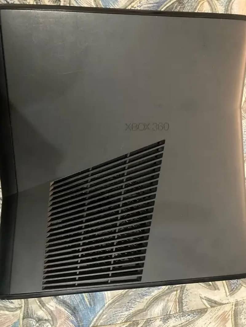 Xbox 360slim 0