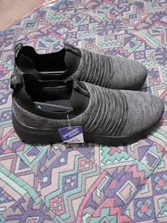 Medicatid skecher size 44