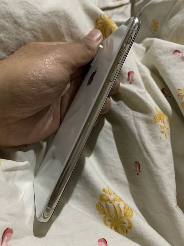 Iphone xs max PTA approved white colour 1