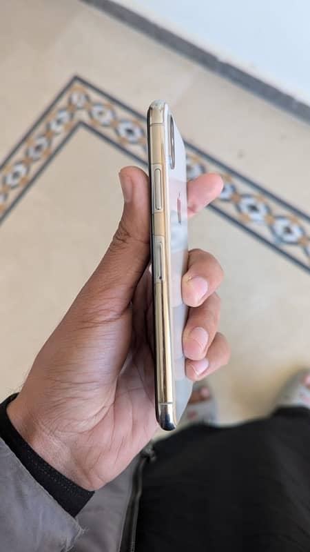 Iphone x 64gb pta approved 4