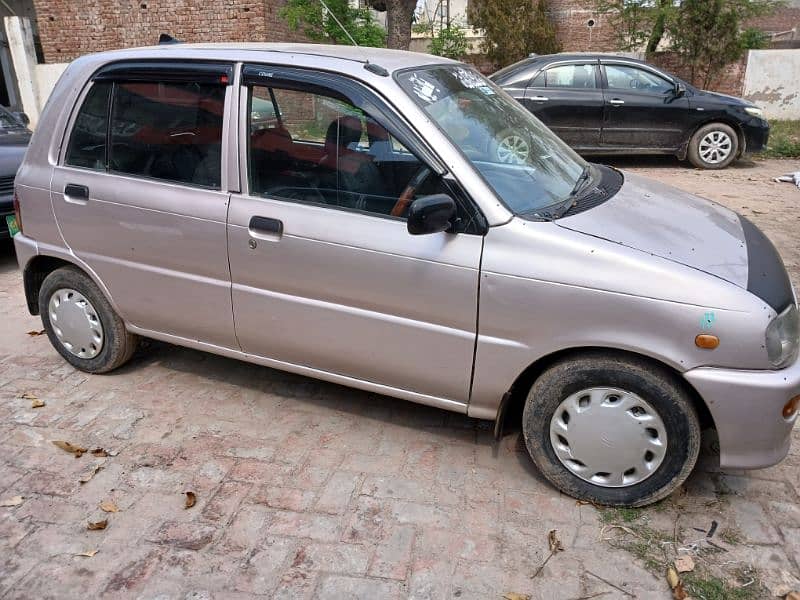 Daihatsu Cuore 2004 4