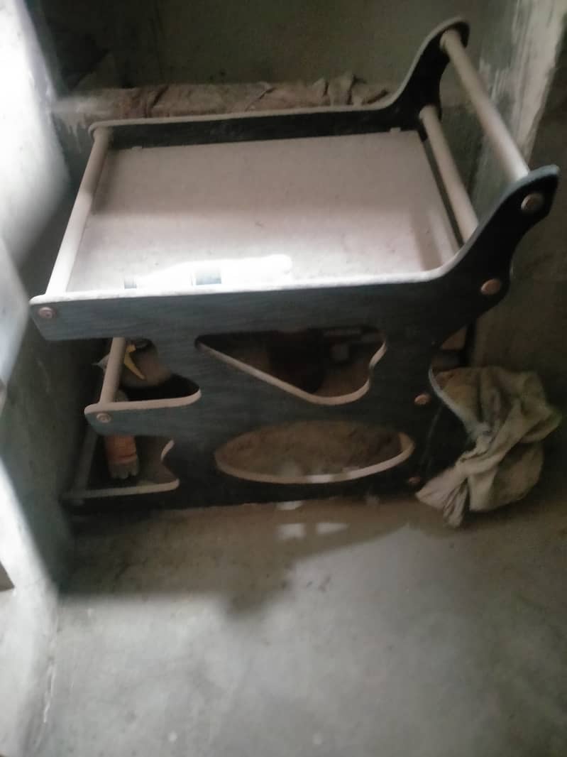 Used tea trolley 1