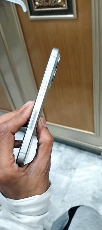 Iphone 15 pro jv 128gb Natural Titanium 4