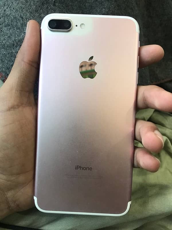 iphone 7plus 128gb 9/10 condition battery chnage finger not work 0