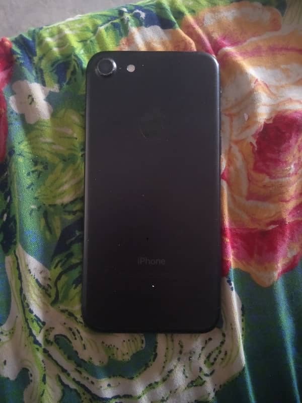 I phone 7 non pta black clur 256 go axchange possible 4