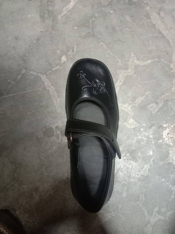 school shoes size 7+10 11+1 2+5 2