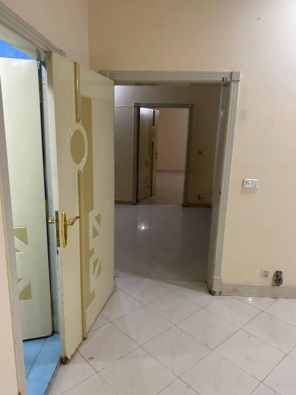 1 Kanal Upper Portion for Rent 3 Beds, Kitchen, Drawing Room, TV Lounge Prime Location Near Doctor Hospital & Canal Road 4