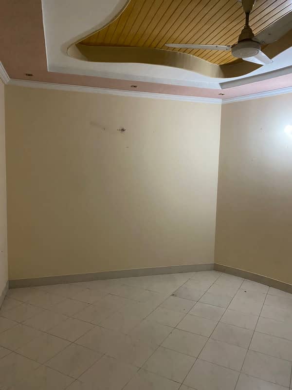 1 Kanal Upper Portion for Rent 3 Beds, Kitchen, Drawing Room, TV Lounge Prime Location Near Doctor Hospital & Canal Road 9