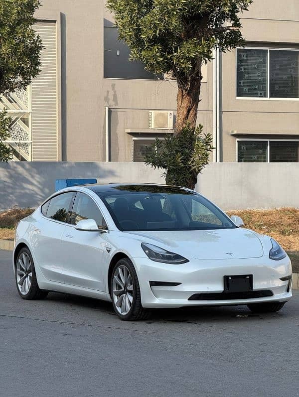 Tesla Model 3 2020 11