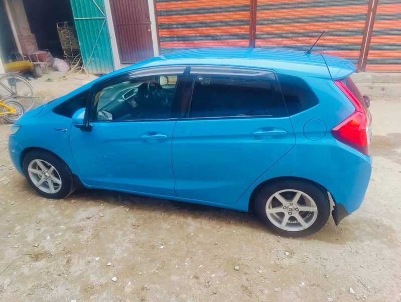 Honda Fit 1.5 Hybrid 2014 Model 3