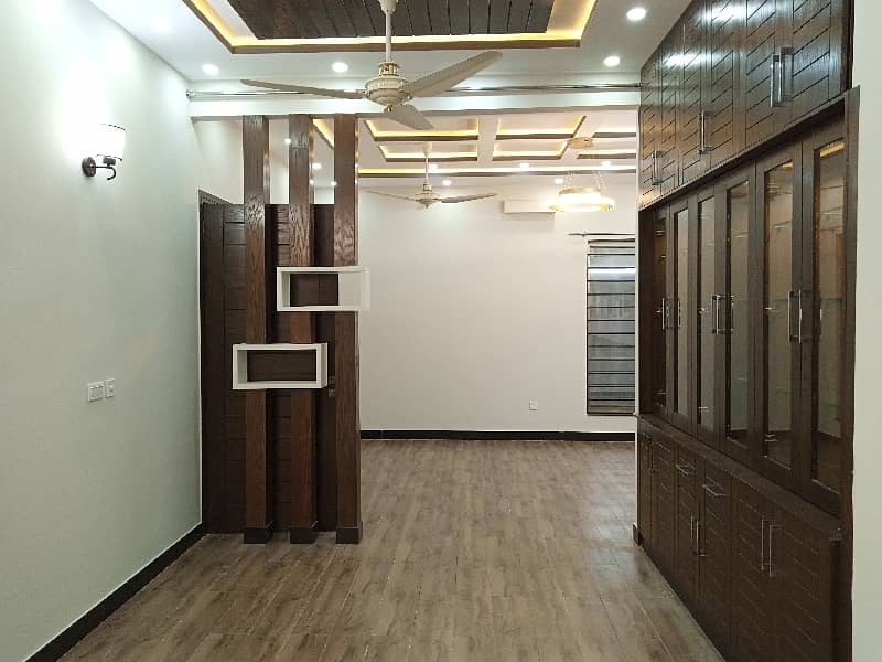 Upper Portion For Rent 4