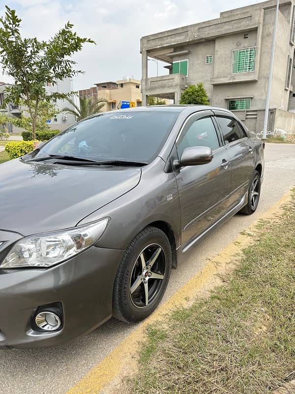 Toyota Corolla Altis 2012 3