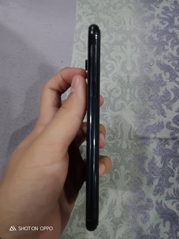 iPhone XR Non-PTA 3