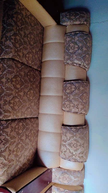 urgent sale six seetar sofa set 0