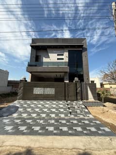 SUPER HOT DEAL! 10 Marla House for Sale LDA Avenue 01 (Block J)