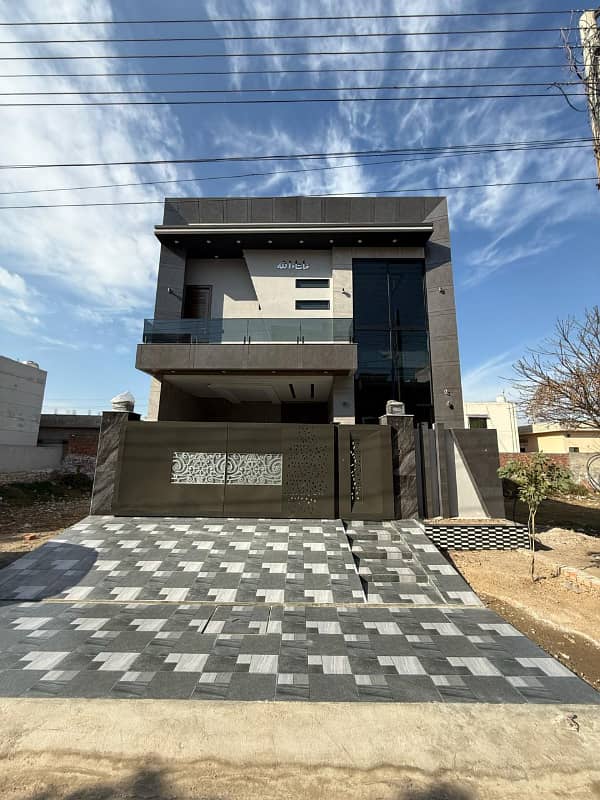 SUPER HOT DEAL! 10 Marla House for Sale LDA Avenue 01 (Block J) 0