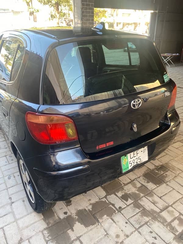 Toyota Vitz 2002 4