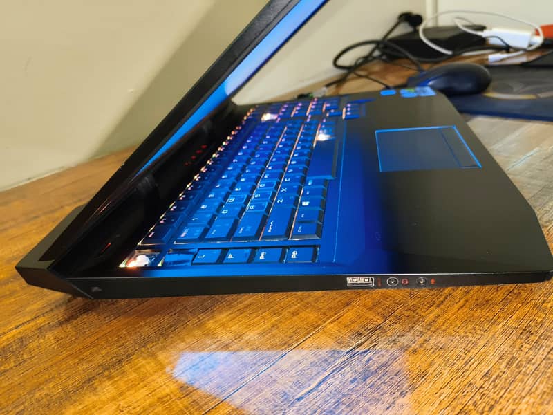 HP OMEN 17 Laptop 4