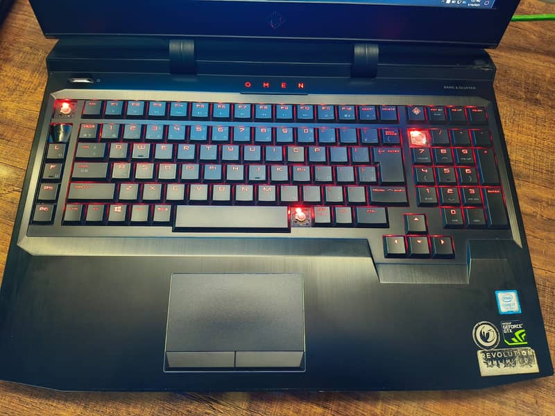 HP OMEN 17 Laptop 9