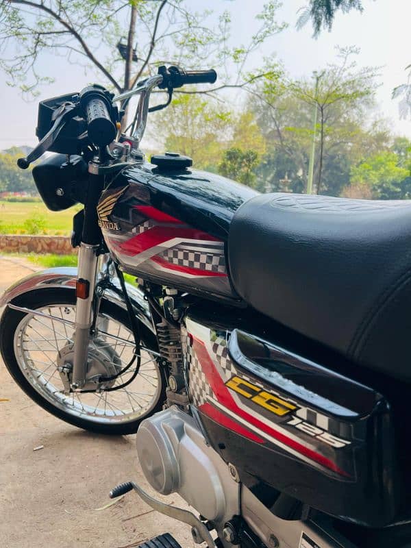 honda 125 black color model 2023 1