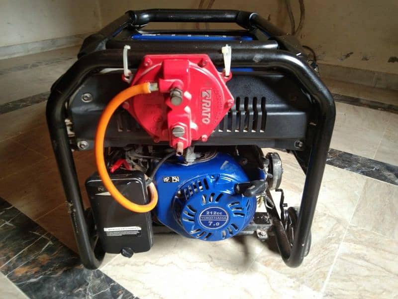 Yokohama YH3600S Generator (Like new) 3