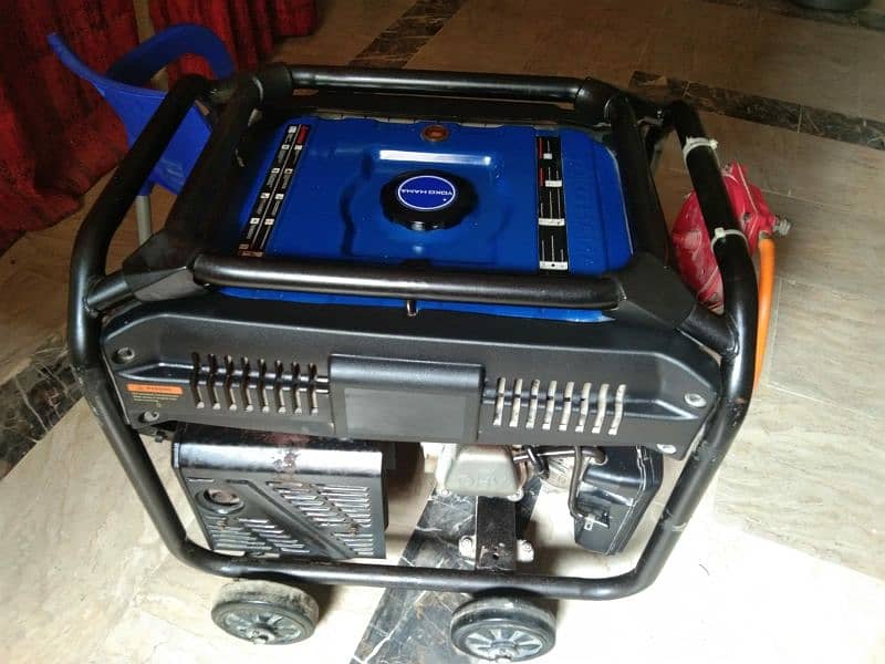 Yokohama YH3600S Generator (Like new) 4