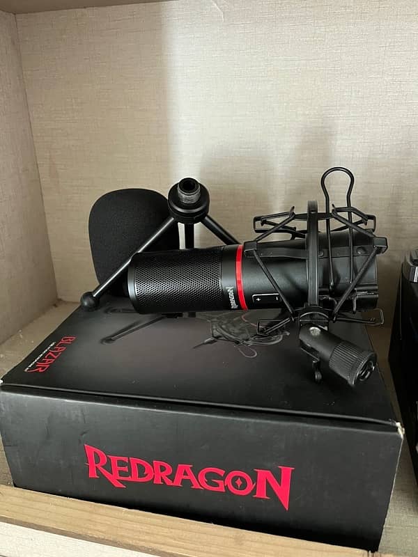 Red ragon mic 0