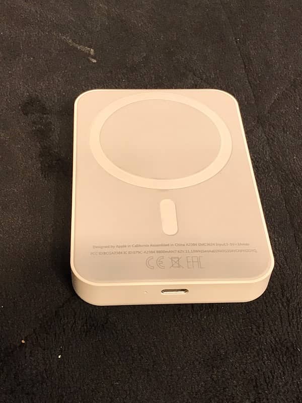 iphone magsafe wireless power bank 1