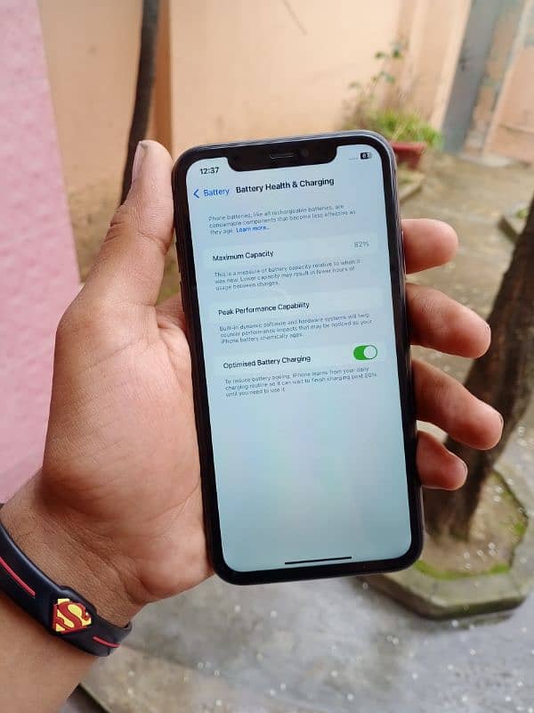 iPhone 11 64GB NON PTA 4