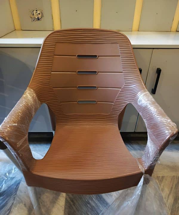 Plastic Chairs Stock Aveliable For Sale 1