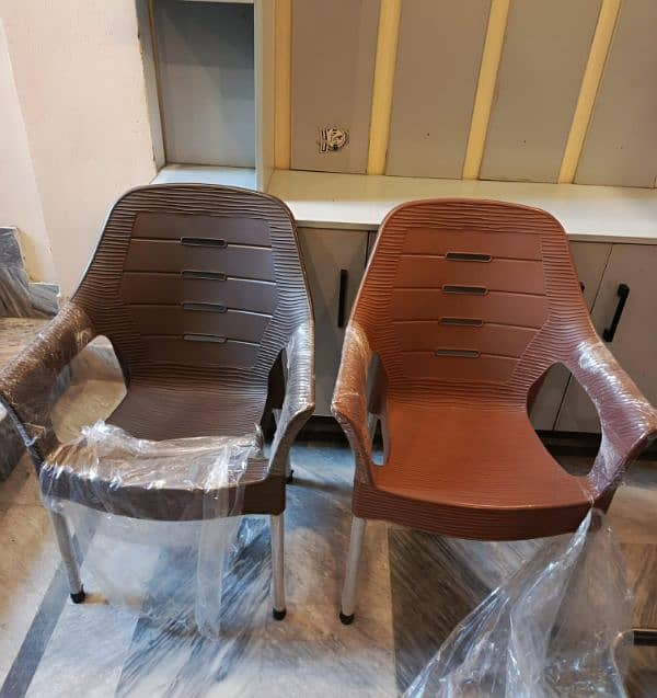 Plastic Chairs Stock Aveliable For Sale 2