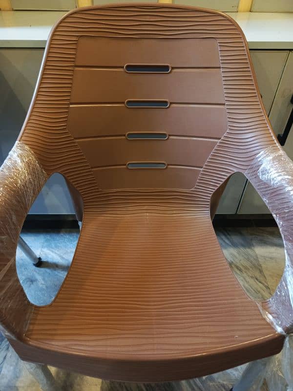 Plastic Chairs Stock Aveliable For Sale 3