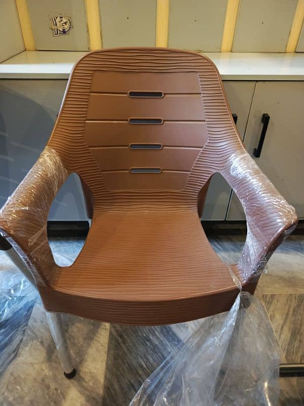 Plastic Chairs Stock Aveliable For Sale 4