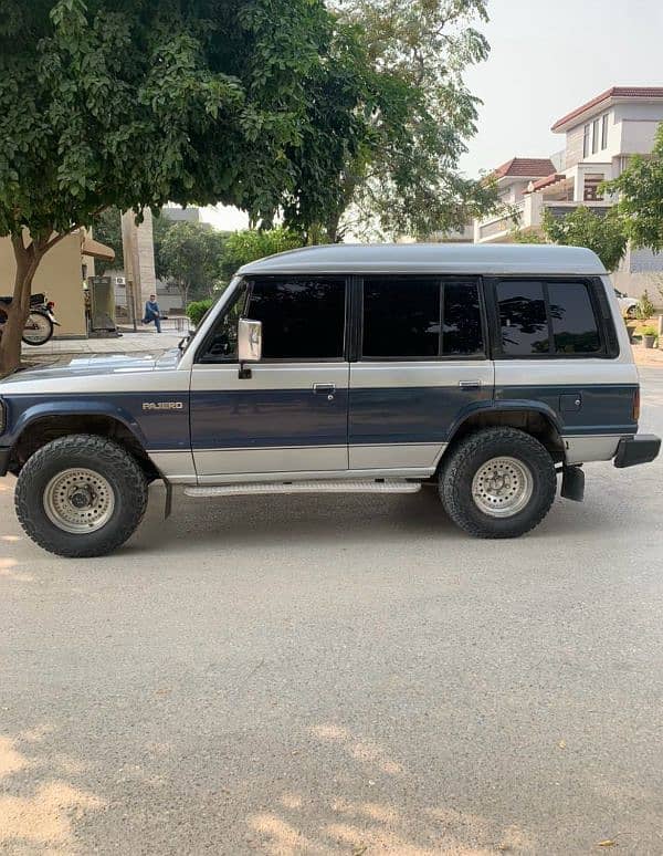 Mitsubishi Pajero 1992 6