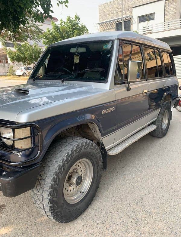 Mitsubishi Pajero 1992 9