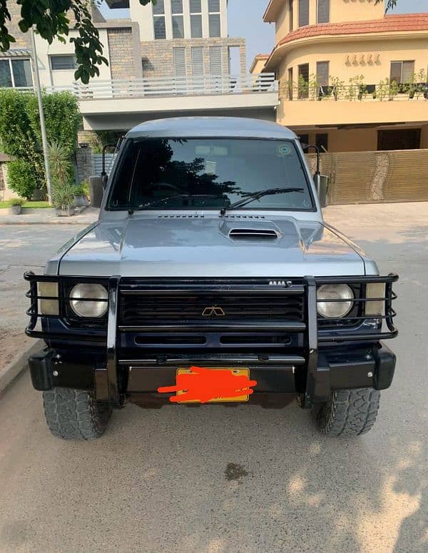 Mitsubishi Pajero 1992 11