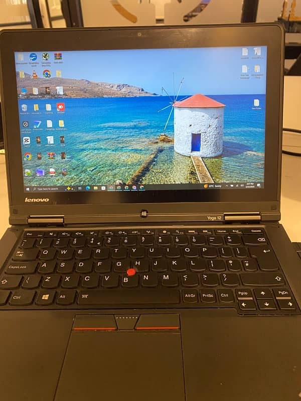 Lenovo yoga 12  8gm ram 256gb ssd 4